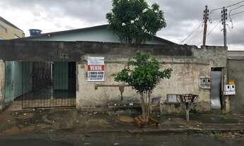 Imagem 2: Casa com 3 quartos + barracão Rua 09 em Conjunto Riviera - Goiânia - GO
