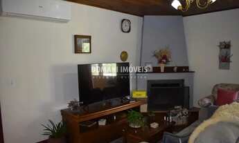 Imagem 3: Belo Sobrado com Preço de Oportunidade na Região da Vila Nova Suíça - Campos do Jordão/SP