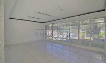 Imagem: Casa comercial para venda possui 353 metros