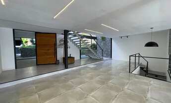 Imagem 4: Mansão no condomínio Jardim do Itanhangá, 1.350m² de terreno em 700m² de área construída