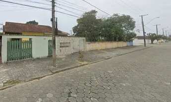 Imagem 4: Casa para venda possui 72 metros quadrados com 2 quartos em Balneario Itaguai - Mongaguá