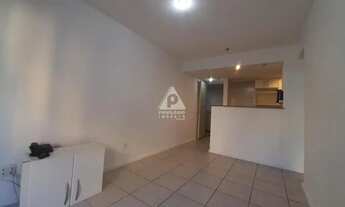 Imagem 2: Sala quarto com vaga e infraestrutura