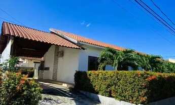 Imagem 7: Casa de condomínio para venda possui 380 metros quadrados com 4 quartos