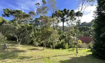 Imagem 2: Casa em terreno grande dentro de condomínio fechado