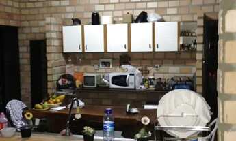 Imagem 6: Vendo Casa de esquina, frente leste, terreno 19 x 30, á poucos metros do Mar - Toda Escrit