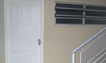 Imagem 2: Aluga-se apartamento 2/4 térreo em Roma na Cidade Baixa