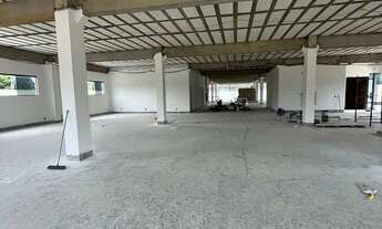 Imagem 3: Prédio comercial com estacionamento em subsolo no Centro