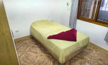 Imagem 5: Casa com 2 vagas de garagem para carros pequenos