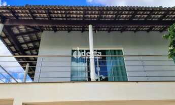 Imagem 2: Casa com 7 quartos sendo 3 suítes residencial disponível para locação e venda no bairro Ja