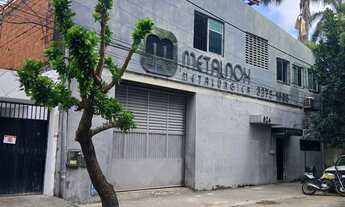 Imagem 2: Galpão com área 505,75m² de área total, este imóvel oferece um espaço moderno, funcional e