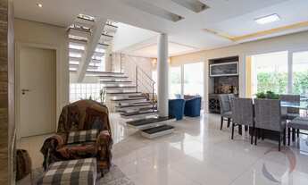 Imagem 2: Casa Residencial de 4 dorms no bairro Rio Tavares