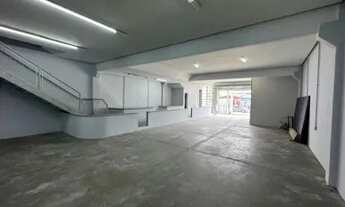 Imagem 6: Excelente Pavilhão na Azenha - Ideal para Vendas de Salvados ou Grandes Negócios!