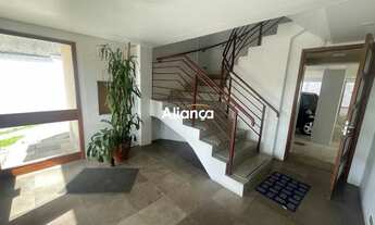 Imagem 2: Apartamento para locaçãol com 2 dormitórios, sacada, churrasqueira e vaga de carro coberta