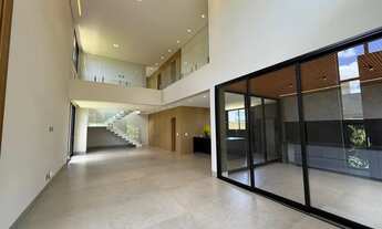 Imagem 7: Casa para venda tem 371 metros quadrados com 4 quartos