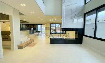 Imagem 4: Casa de Alto Padrão - Residencial Jardim do Golfe - 390m² - 4 Suítes