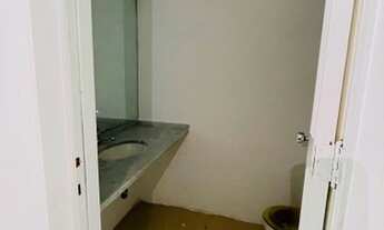 Imagem 4: Apartamento para venda. Possui 166 m2 com 4 quartos, sendo 1 suíte. Condomínio com piscina