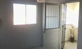 Imagem 4: Repasse privê pau amarelo com cozinha planejada