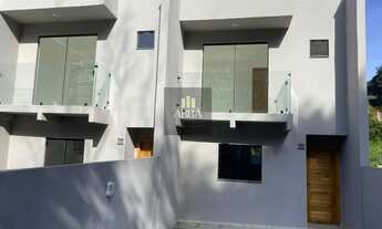 Imagem 3: Sobrado Geminado para Venda em Joinville, Boa Vista, 3 dormitórios, 1 suíte, 1 banheiro, 2