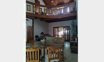 Imagem 3: Linda casa estilo colonial em condomínio fechado