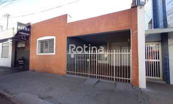 Imagem: Casa para aluguel, 3 quartos, 1 vaga, Centro