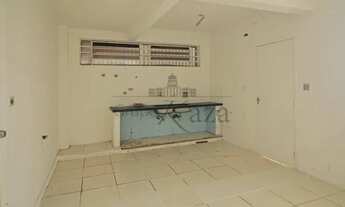 Imagem 7: Casa comercial para venda possui 353 metros quadrados com 6 salas em Sumaré - São Paulo