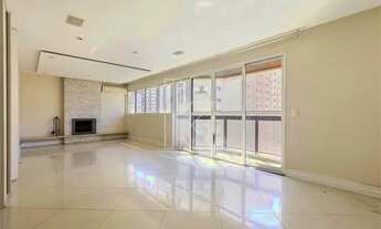 Imagem: Apartamento amplo com 4 ao lado da Praça