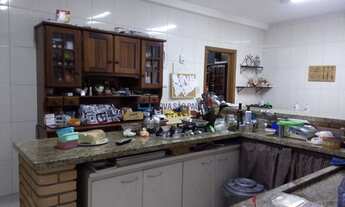 Imagem 7: Casa em terreno com duas moradias