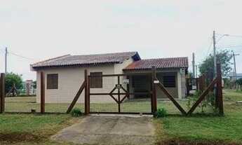 Imagem: Casa de 3 dormitórios com suíte, a poucos