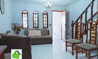 Imagem 2: Sobrado 03 AMPLOS Dormitórios + 03 Banheiros + Incrível Varanda + Quintal + 02 Vagas de Ga