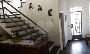 Imagem 7: Sobrado com 200 m² com 4 dormitórios sendo 1 suíte e 4 vagas de garagem