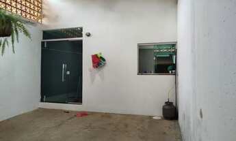 Imagem 2: Casa no Carmelo 2 quartos, garagem e área de serviço coberta (aceita carro