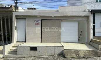 Imagem 2: Casa em Condomínio para aluguel no Dezoito do Forte- sendo 3/4, sala, 1 suíte, 1 wc social