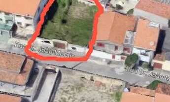 Imagem: Terreno no Montese com 315 metros, rua sem