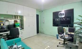 Imagem 3: Galpão com área 505,75m² de área total, este imóvel oferece um espaço moderno, funcional e