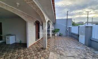 Imagem 2: Casa espaçosa em Uvaranas