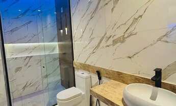 Imagem 5: Condomínio Jardins do Lago casa duplex recém construída, e um lote para construir