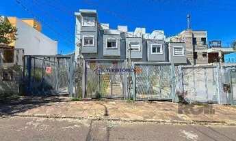 Imagem 3: Casa em Porto Alegre, no bairro Guarujá, com 3 dormitório(s), e 3 banheiros, à venda