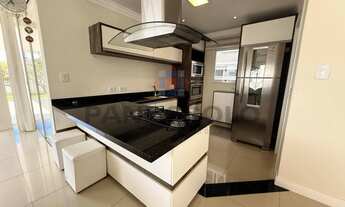 Imagem 5: Casa em Condomínio para Venda em Curitiba, Pinheirinho, 4 dormitórios, 2 suítes, 5 banheir