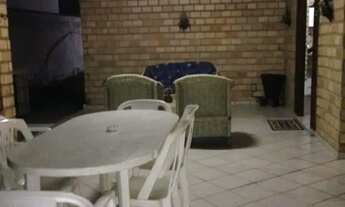 Imagem 3: Vendo Casa de esquina, frente leste, terreno 19 x 30, á poucos metros do Mar - Toda Escrit