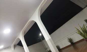 Imagem: Vende-se casa com piscina