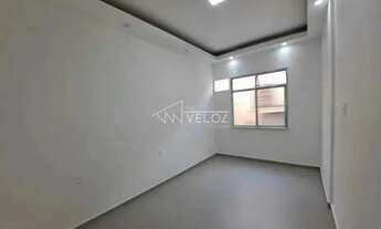 Imagem 2: Kitnet/Conjugado - / Residencial / Glória