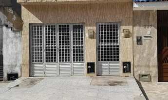 Imagem 2: Imóvel CASA COM PRIMEIRO para venda com 230 metros quadrados com 5 quartos em Pajuçara - M