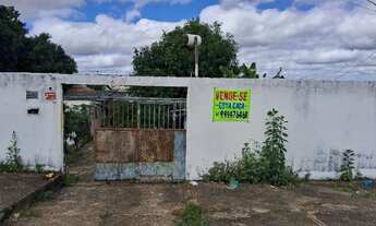 Imagem: Casa com energia solar, portão eletrônico