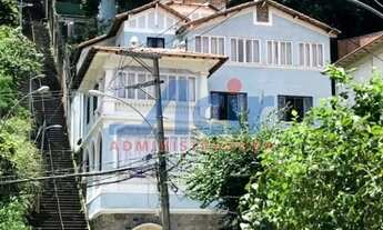 Imagem 2: Imperdível! Casa Histórica Reformada no Cosme Velho com Vista para o Cristo Redentor