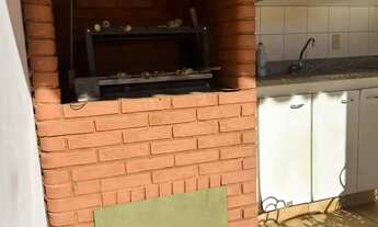 Imagem 2: Imóvel para venda tem 220 metros quadrados com 3 quartos em Nova Suiça - Goiânia - GO