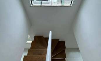 Imagem 4: Duplex independente com 2 suítes e ampla área externa a poucos metros da praia de Barra de