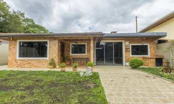 Imagem 3: Linda Casa térrea Reformada com jardim, excelente localização 220 m². no Butiatuvinha