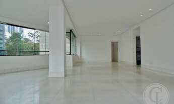 Imagem 2: Apartamento para aluguel e venda possui 204 metros quadrados com 4 quartos