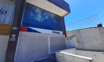 Imagem 2: Loja moderna com 251 m² e amplo estacionamento em Porto Alegre - RS