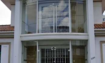 Imagem: Casa de esquina, imensa